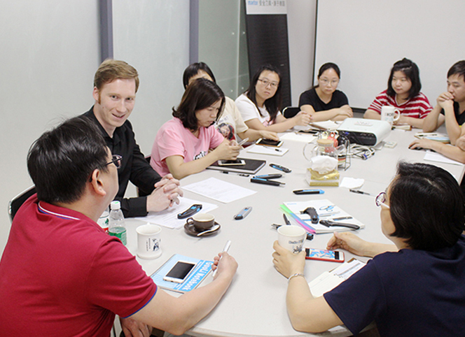 歡迎德國MARTOR亞太區(qū)負責(zé)人蒞臨我司進行產(chǎn)品培訓(xùn)